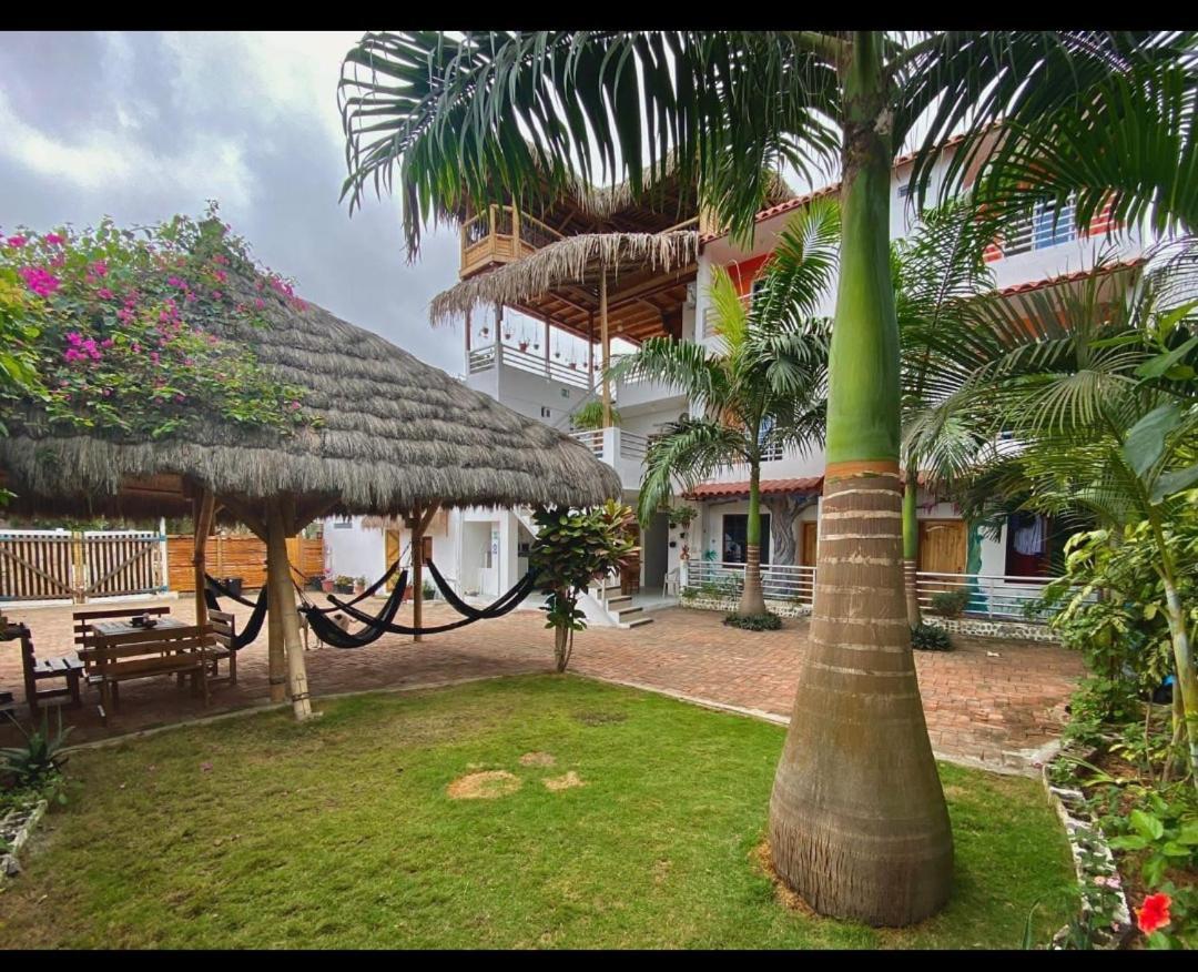 Haus Quentin Hotell Puerto López Eksteriør bilde