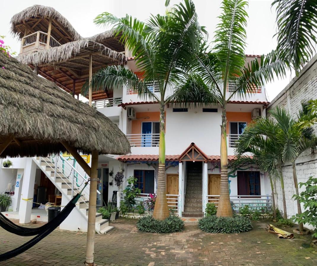 Haus Quentin Hotell Puerto López Eksteriør bilde
