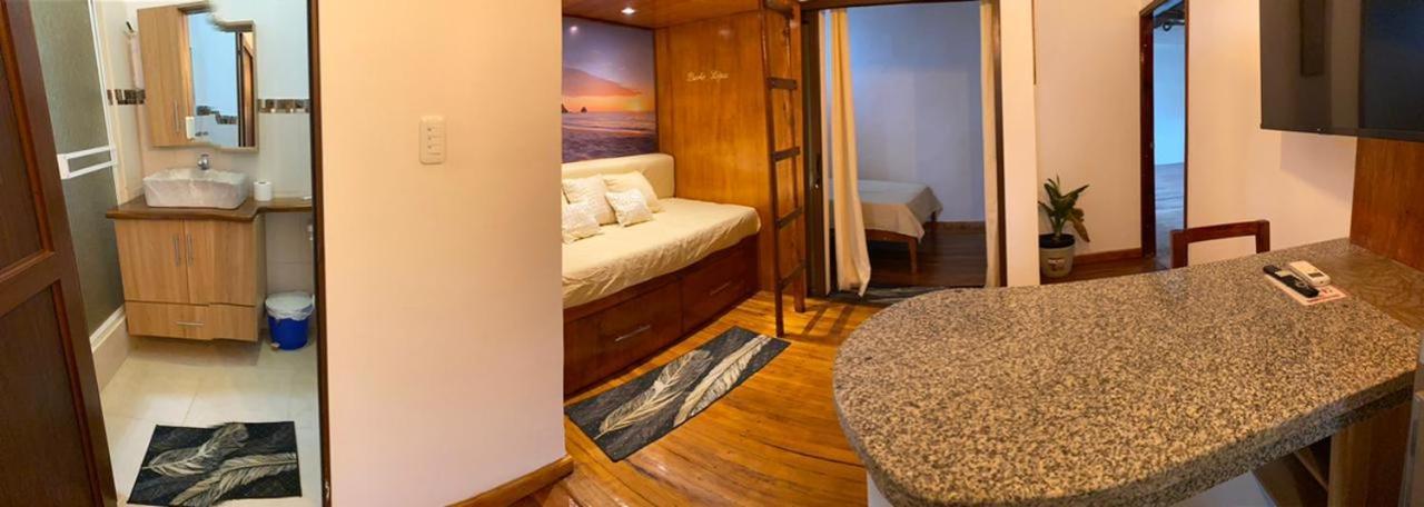 Haus Quentin Hotell Puerto López Eksteriør bilde