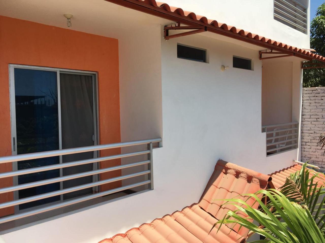 Haus Quentin Hotell Puerto López Eksteriør bilde