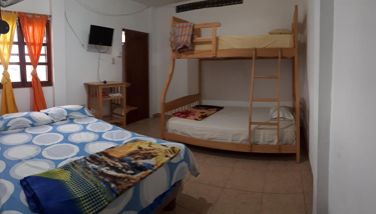 Haus Quentin Hotell Puerto López Eksteriør bilde