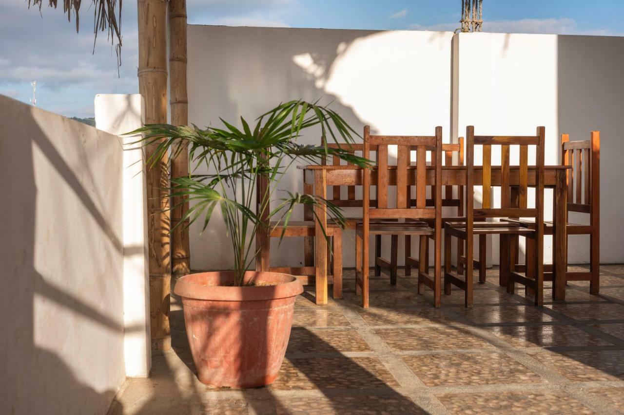 Haus Quentin Hotell Puerto López Eksteriør bilde